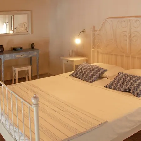 Dolphin And Apartmán