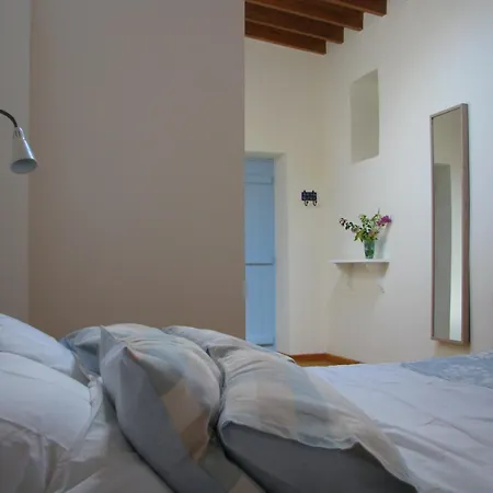 Apartment Dolphin And Studios *