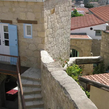 Dolphin And Studios Apartment Tochni